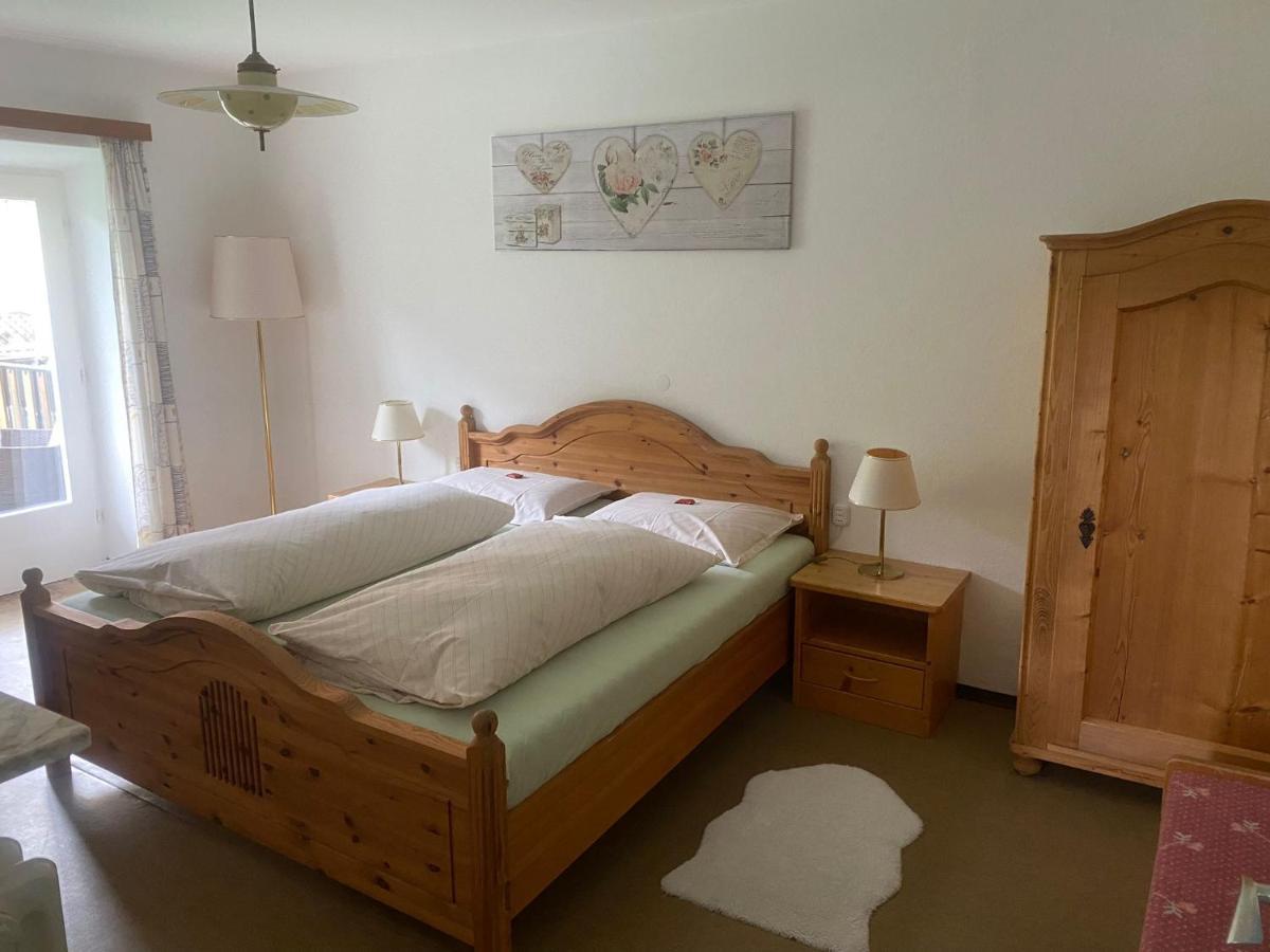 Zimmer 1 Am Manoetscherhof Guest House Тирес Екстериор снимка